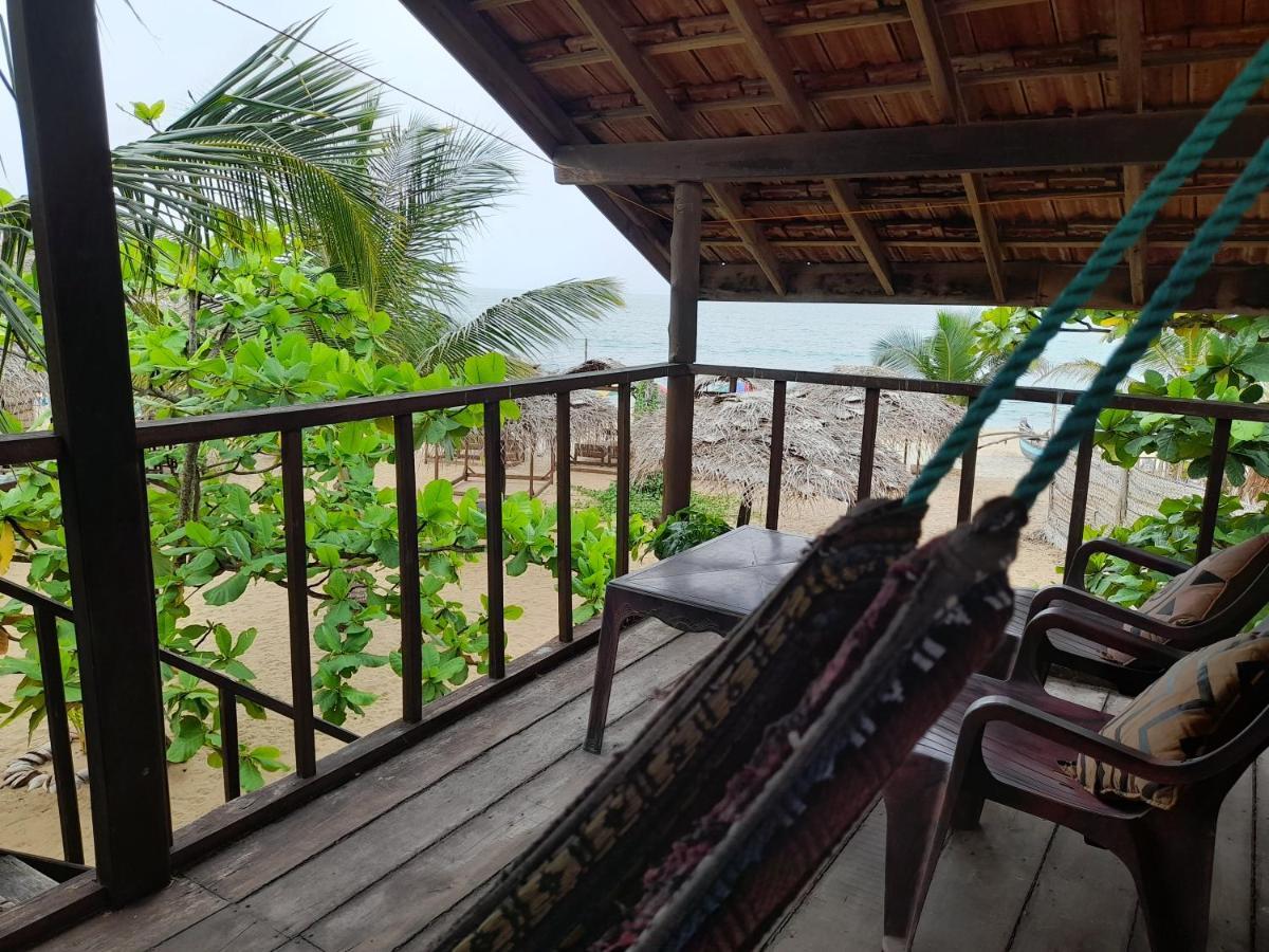 Golden Beach Chalets Arugam Bay Buitenkant foto