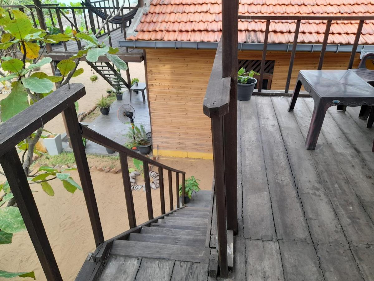 Golden Beach Chalets Arugam Bay Buitenkant foto