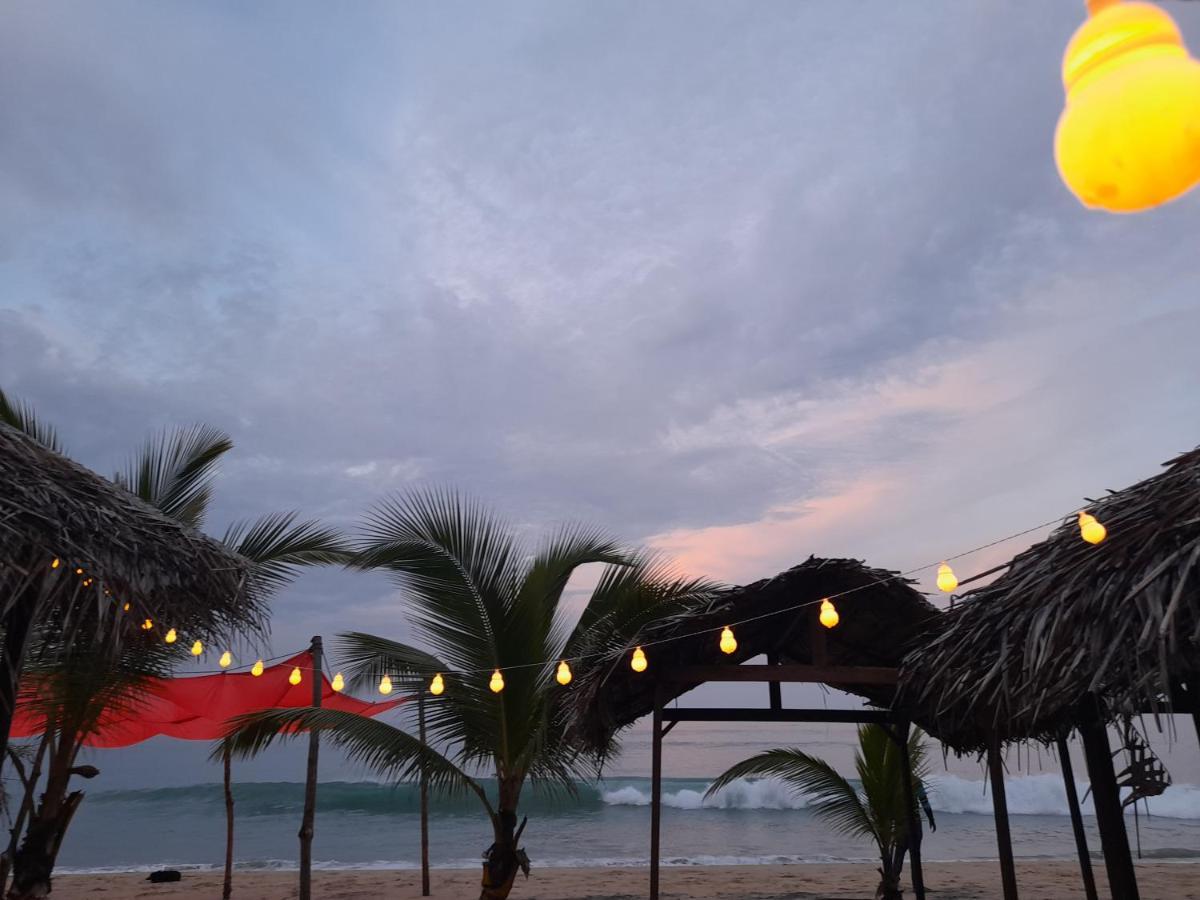 Golden Beach Chalets Arugam Bay Buitenkant foto